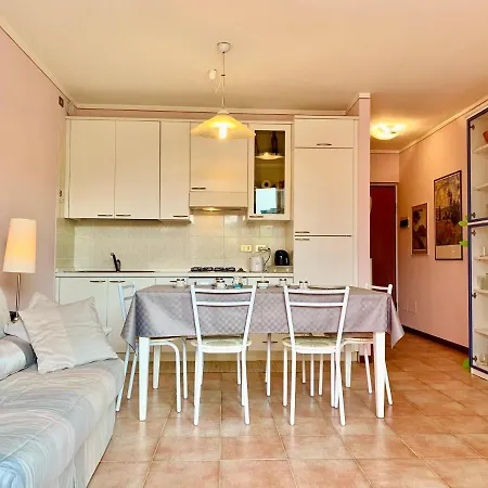 Residence Teatri Desenzano - Gardacase Net * Desenzano del Garda